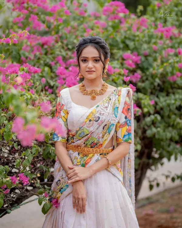 White_Kalamkari_Print_Lehenga_Choli_With_Foil_Print_With_Dupatta_And__Blouse_Piece