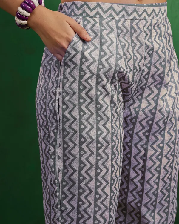 Grey_Cotton_Blend_Golden_Floral_Printed_Kurta_With_Zigzag_Printed_Pant