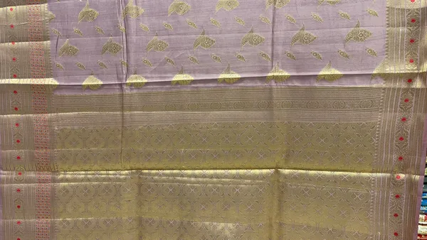 Humairah_Pure_Handwoven_Mauve_Chiniya_Silk_Gold_Floral_Zari_Booti_with_Minakari_Zari_Border_Banarasi_Saree_and_Mauve_Blouse_piece