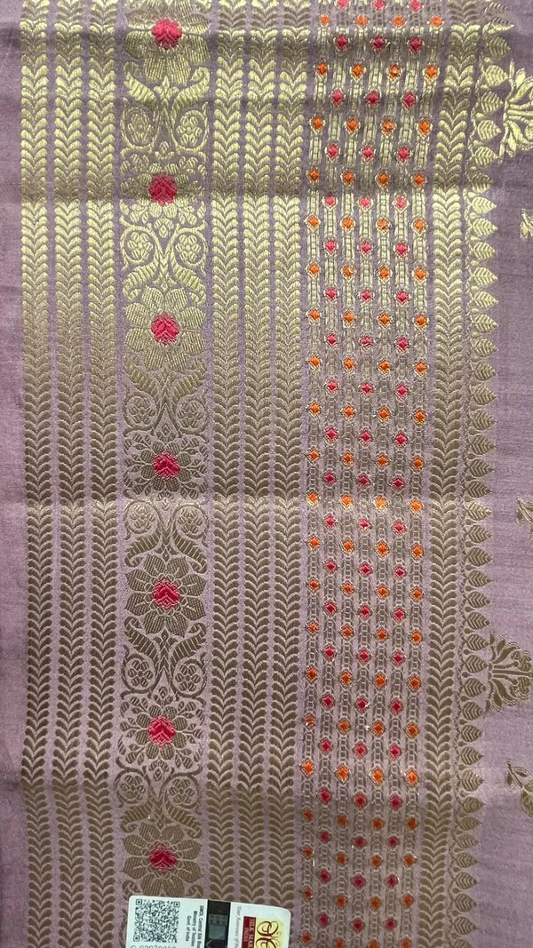 Humairah_Pure_Handwoven_Mauve_Chiniya_Silk_Gold_Floral_Zari_Booti_with_Minakari_Zari_Border_Banarasi_Saree_and_Mauve_Blouse_piece