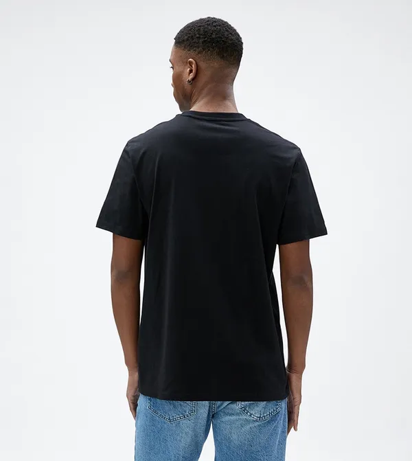 Black_Geometric_Printed_Half_Sleeve_Cotton_T-Shirt_For_Men