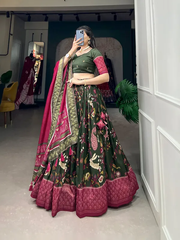 Green_Premium_&_Elegant_Dola_Silk_Lehenga_Choli_For_Women