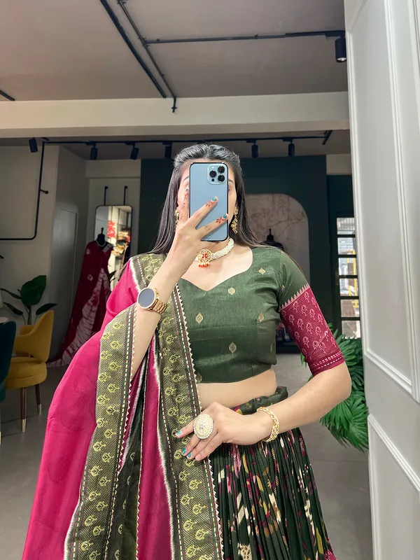 Green_Premium_&_Elegant_Dola_Silk_Lehenga_Choli_For_Women