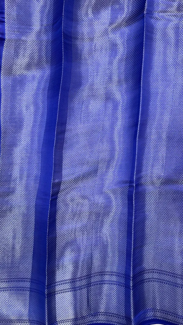 Humairah_Pure_Handloom_Red_Dupion_Silk_Golden_Stripe_Zari_Jaal_Mina_Booti_and_Contrast_Blue_Floral_Mina_Border_with_Big_Boota_Pallu_and_Blue_Blouse