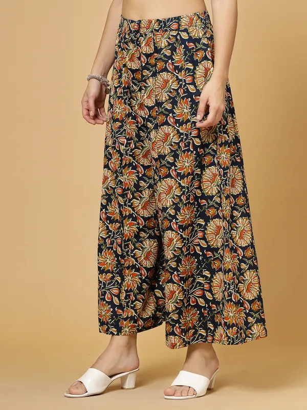 Multicolor_Pure_Cotton_Big_Flair_Printed_Regular_Palazzo