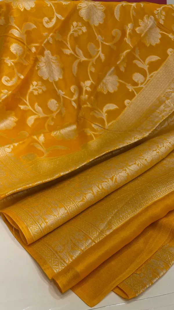Humairah_Presents_Pure_Handloom_Gold_Chiffon_Floral_Golden_Zari_Boota_Jaal_with_Banarasi_Zari_Border_and_Gold_Blouse