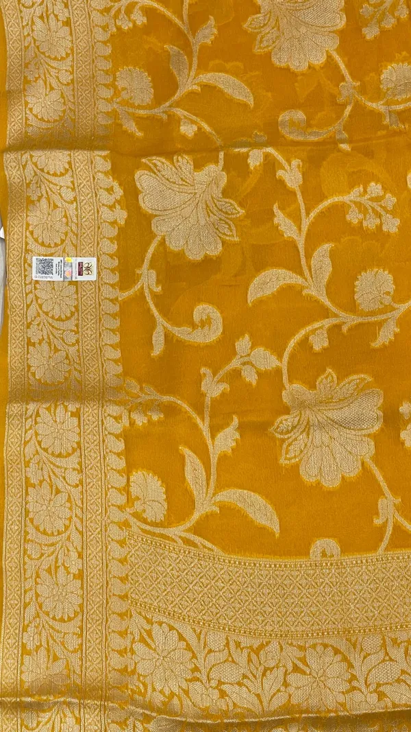 Humairah_Presents_Pure_Handloom_Gold_Chiffon_Floral_Golden_Zari_Boota_Jaal_with_Banarasi_Zari_Border_and_Gold_Blouse