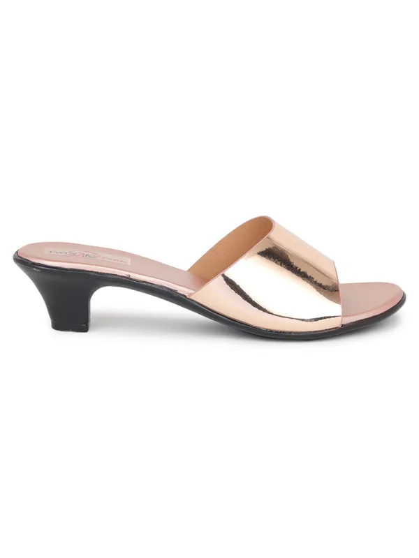 Shining_Strap_Heels_(Sultan)