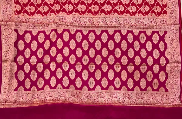 Humairah_Presents_Pure_Handloom_Dark_Pink_Chiffon_Golden_Zari_Floral_Booti_Jaal_with_Contrast_Magenta_Zari_Booti_Anchal_and_Zari_Border_with_Magenta_Blouse