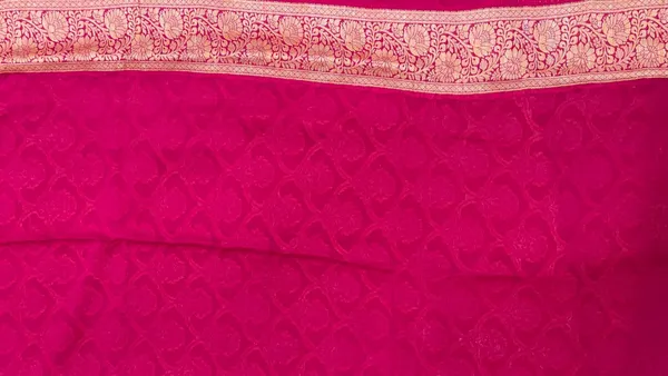 Humairah_Presents_Pure_Handloom_Dark_Pink_Chiffon_Golden_Zari_Floral_Booti_Jaal_with_Contrast_Magenta_Zari_Booti_Anchal_and_Zari_Border_with_Magenta_Blouse