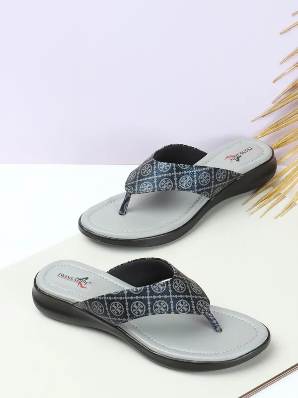 Casual_Slip_On_Flat_Slippers_(Grey)