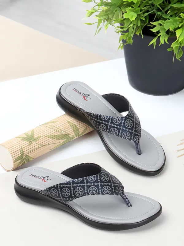 Casual_Slip_On_Flat_Slippers_(Grey)
