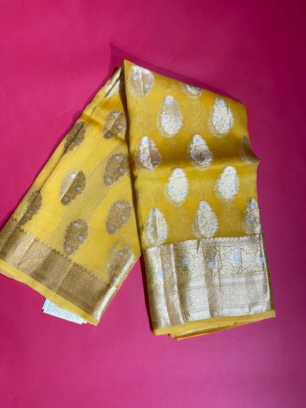Humairah_Pure_Handloom_Yellow_Organza_Handloom_Zari_Boota_with_Antique_Golden_Zari_Kadiyal_with_Banarasi_Broad_Border_with_Yellow_Blouse