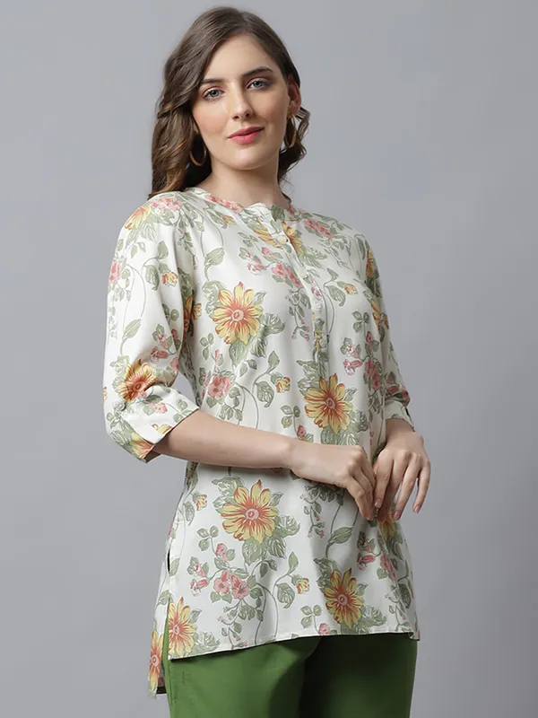 Green_Viscose_Floral_Printed_Short_Kurti