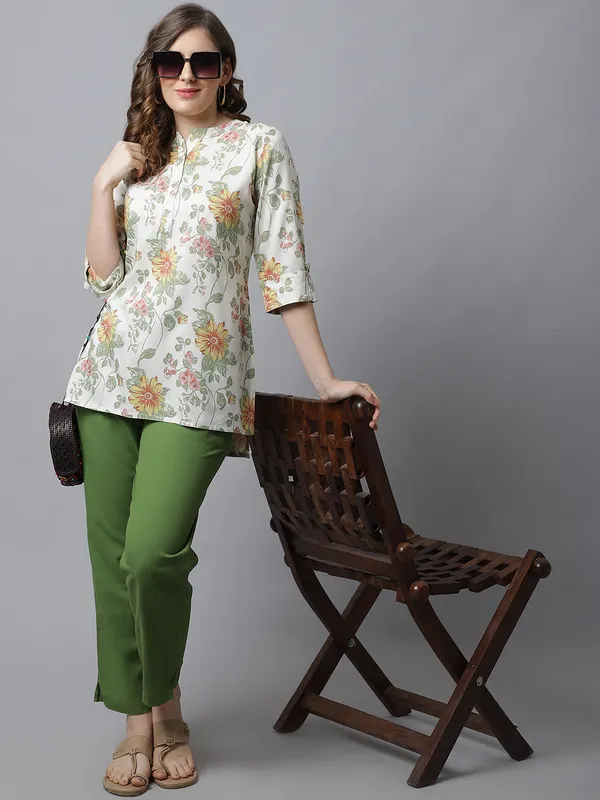 Green_Viscose_Floral_Printed_Short_Kurti