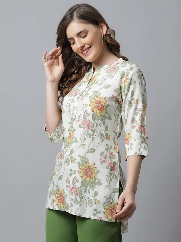 Green_Viscose_Floral_Printed_Short_Kurti