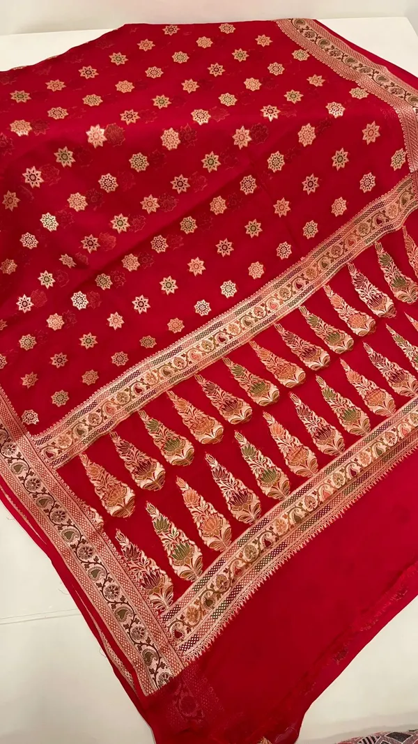 Humairah_Presents_Pure_Handloom_Red_Chiffon_Resham_Zari_Chunri_Mina_Booti_with_Dual_Mina_Resham_Zari_Boota_Anchal_and_Floral_Zari_Border_with_Red_Blouse