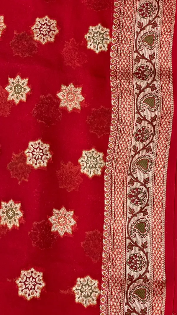 Humairah_Presents_Pure_Handloom_Red_Chiffon_Resham_Zari_Chunri_Mina_Booti_with_Dual_Mina_Resham_Zari_Boota_Anchal_and_Floral_Zari_Border_with_Red_Blouse