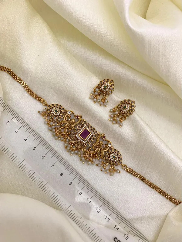 Akshi_Antique_Choker_Set