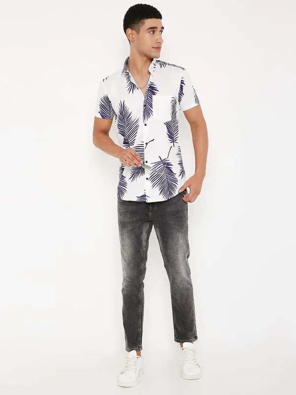 Lycra_fabric_digital_printed_Men's_ShirtHalf_Sleeves