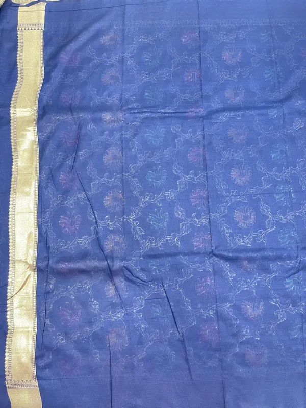 Humairah_Presents_Navy_Blue_Katan_Silk_Floral_Mina_Zari_Jaal_Boota_with_Banarasi_Zari_Border_and_Navy_Blue_Blouse