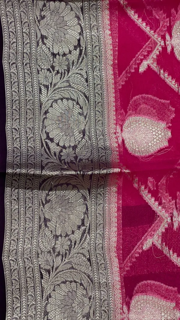 Humairah_Pure_Handloom_Pink_Organza_Floral_Zari_Booti_Ada_Stripe_with_Contrast_Purple_Big_Floral_Boota_Pallu_Zari_Border_and_Purple_Blouse