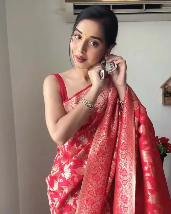 Red_Color_Ready_To_Wear_Soft_Banarasi_Silk_Saree_With_Golden_Zari_Work