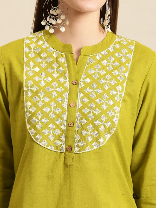 Green_Cotton_Embroidered_Short_Kurti