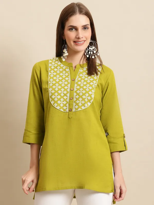 Green_Cotton_Embroidered_Short_Kurti