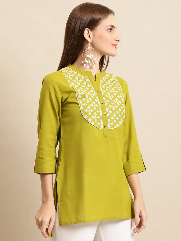 Green_Cotton_Embroidered_Short_Kurti