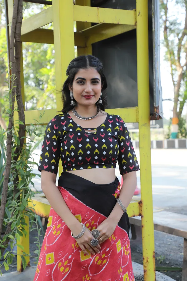 Ikkat_Hand_Block_Print_Print_Pure_Soft_Cotton_saree_With_Blouse_Piece