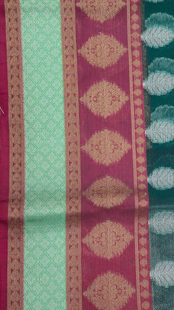 Humairah_Presents_Green_Organza_Silver_Zari_Floral_Booti_with_Contrast_Light_Purple_Floral_Booti_Pallu_and_Skirt_Zari_2D_Border_with_Light_Purple_Blouse