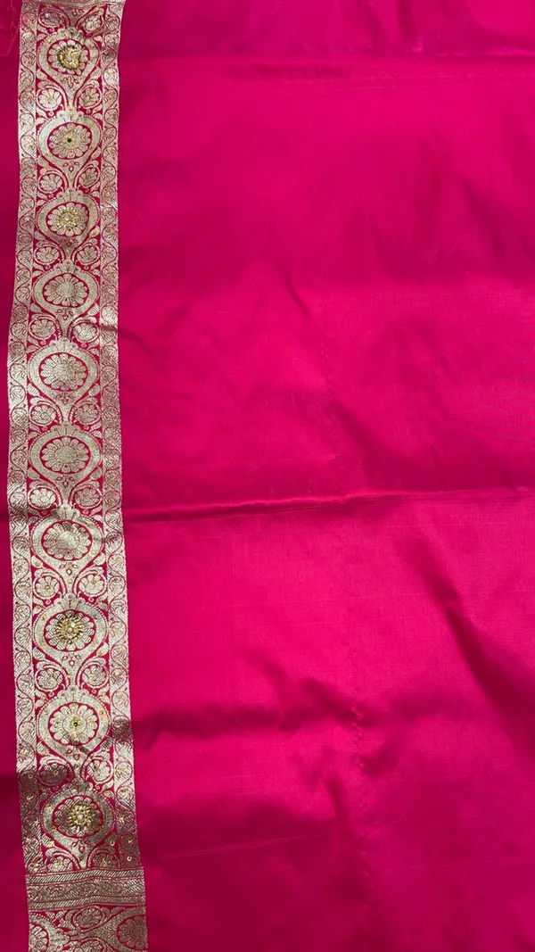 Humairah_Presents_Pink_Stone_Work_Golden_Zari_Booti_with_Floral_Heavy_Pallu_Zari_Border_and_Pink_Blouse_Banarasi_Saree