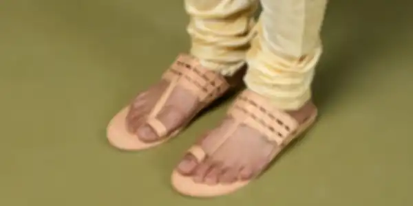 TEXT_Stephorn_Men's_Kolhapuri_Leather_Chappals_–_Traditional_Ethnic_Footwear_for_Comfort,_Style,_and_Everyday_Elegance__undefined