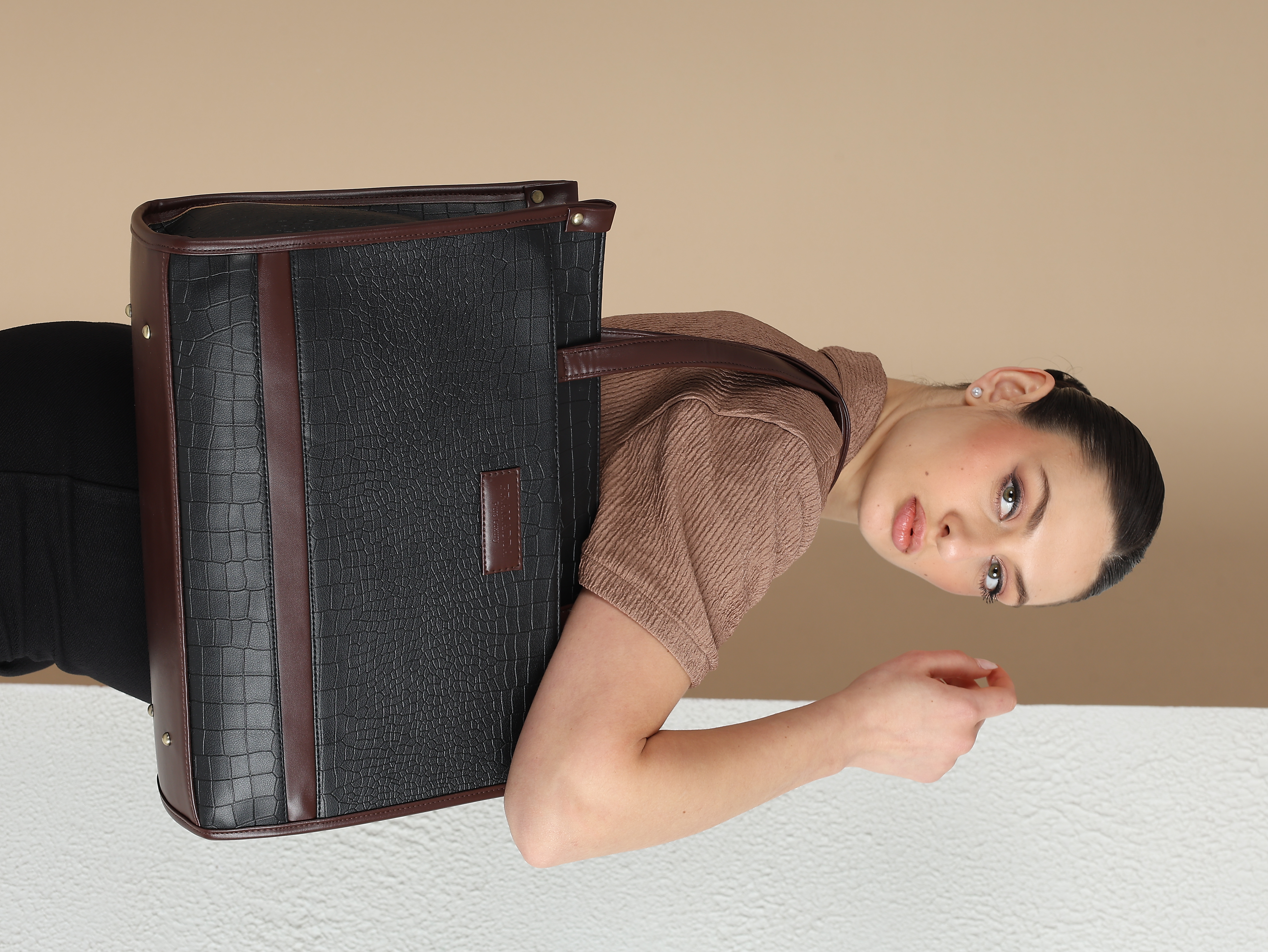 Classic Black__PRAMADDA PURE LUXURY 