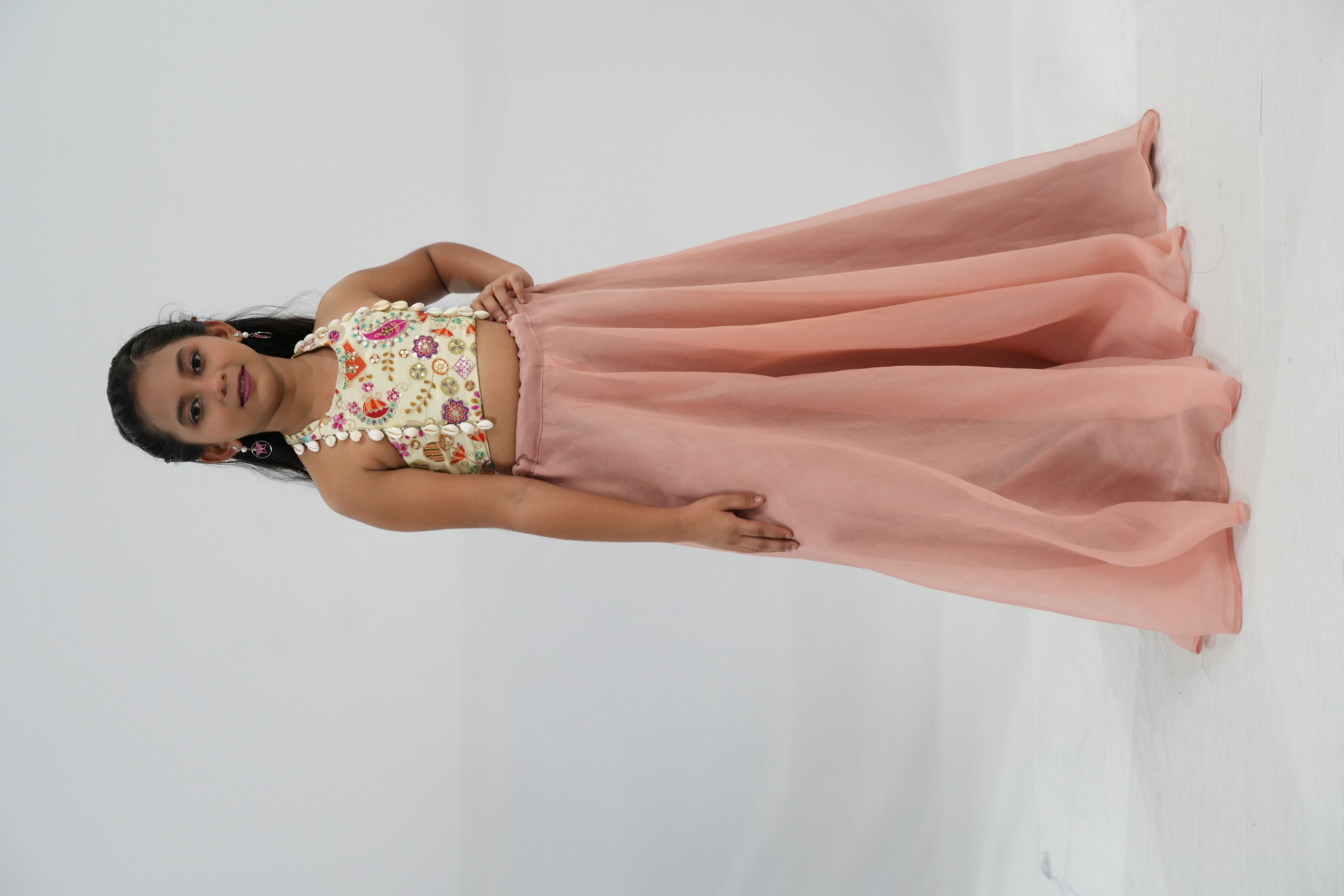 Peach__Mikhu an Authentic Studio