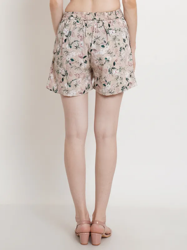 Women_Beige_Floral_Printed_Regular_Fit_Shorts__POPWINGS