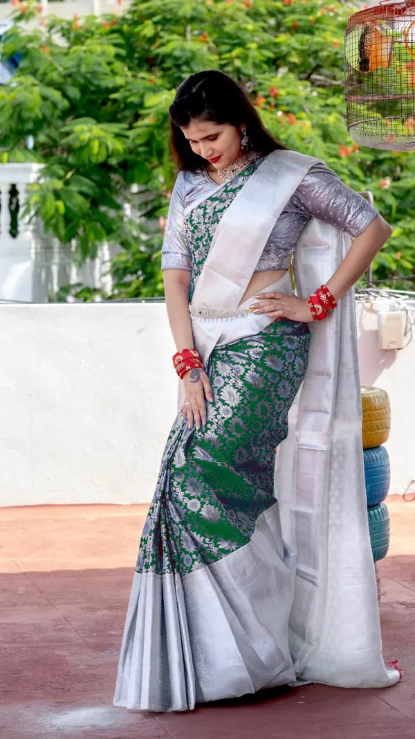 Serene Silk Green Stylish Soft Banarasi Silk Saree with Unique Silver Blouse  Piece Price in India - Buy Serene Silk Green Stylish Soft Banarasi Silk  Saree with Unique Silver Blouse Piece online