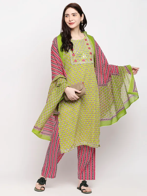 https://d1311wbk6unapo.cloudfront.net/NushopCatalogue/tr:w-600,f-webp,fo-auto/ZRI-LgPPD-T945_1663777159624_vt4fuyhzkxobs4c.jpg