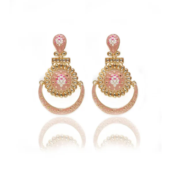 https://d1311wbk6unapo.cloudfront.net/NushopCatalogue/tr:w-600,f-webp,fo-auto/earring001_1646979508790_lemuhxbc2u6vwf7.jpg