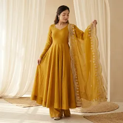 Dress_The_Occasion_Festive__AVELORA
