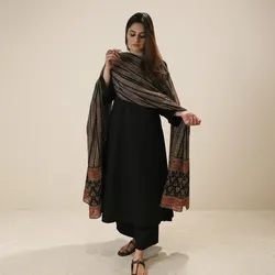 Dressed_to_Shine_Formals__NEEVA
