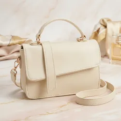 Carry_It_In_Style_Purses__DEEPALI GUPTA