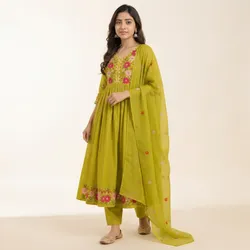 Dress_To_Impress_Embroidered__SAIVRITI