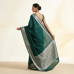 Drape_in_Elegance_Weaves__SLIKORA
