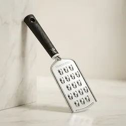 Kitchen_Essentials_Gadgets__AMIZO KITCHEN 