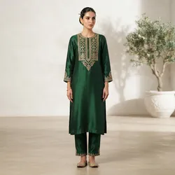 Dress_To_Impress_Suits__Tyaara