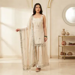 Drape_In_Style_Festive__VAYARA SAREES