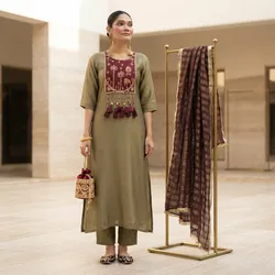 Dress_To_Impress_Kurtas__DYEABLE