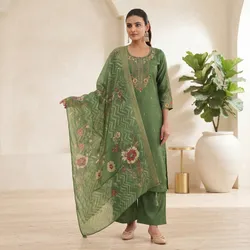 Ethnic_Elegance_Ethnicwear__THE AVERA CREATION